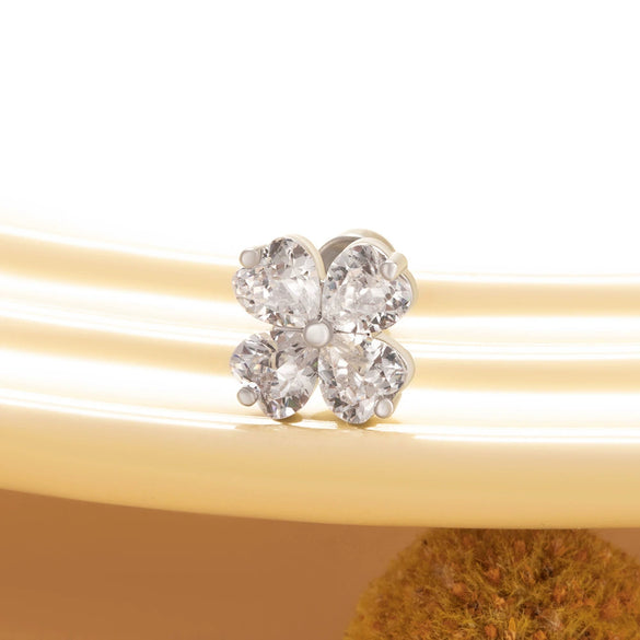 Women's Metal Electroplated Sweet Love Lucky Grass Style Ear Nail