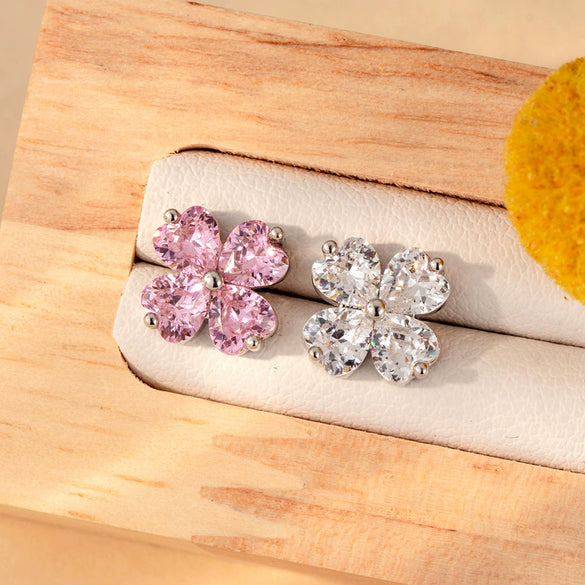 Women's Metal Electroplated Sweet Love Lucky Grass Style Ear Nail
