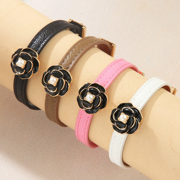 Women's Metal Fashion Bracelet With Flower Pattern And Electroplating Design