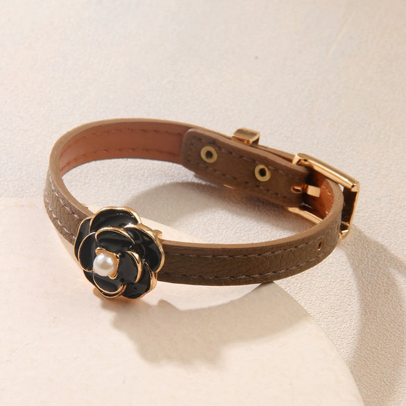 Women's Metal Fashion Bracelet With Flower Pattern And Electroplating Design