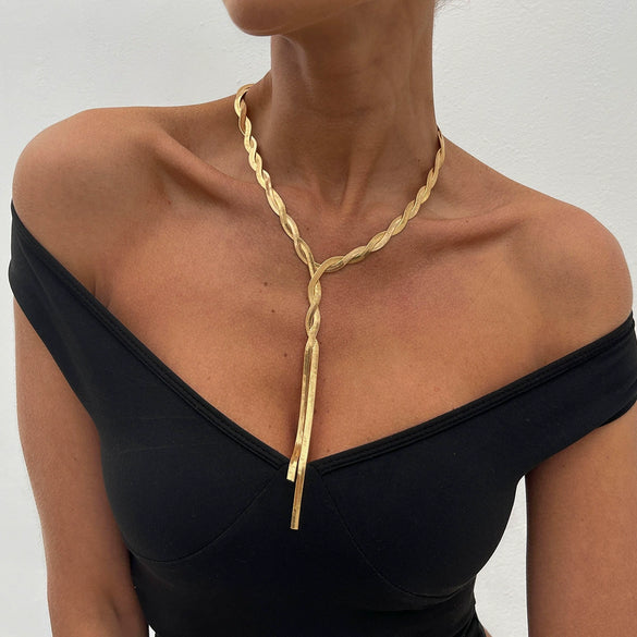 Women's Metal Geometric Woven Snake Bone Chain Clavicle Necklace With Electroplating