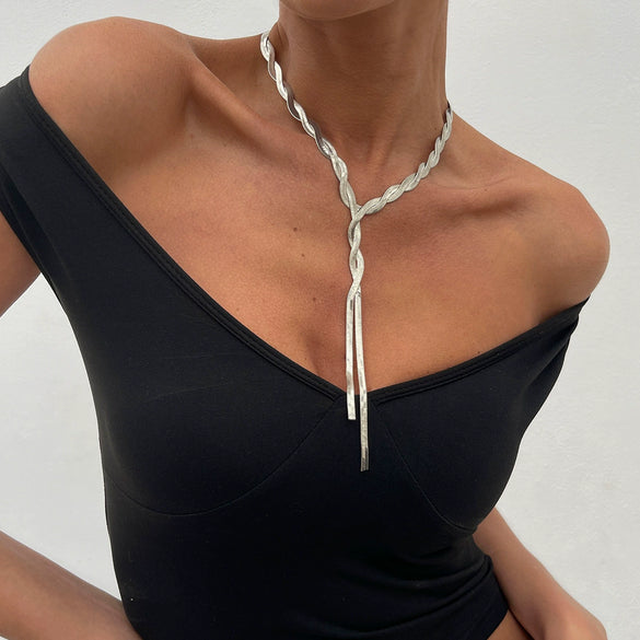 Women's Metal Geometric Woven Snake Bone Chain Clavicle Necklace With Electroplating