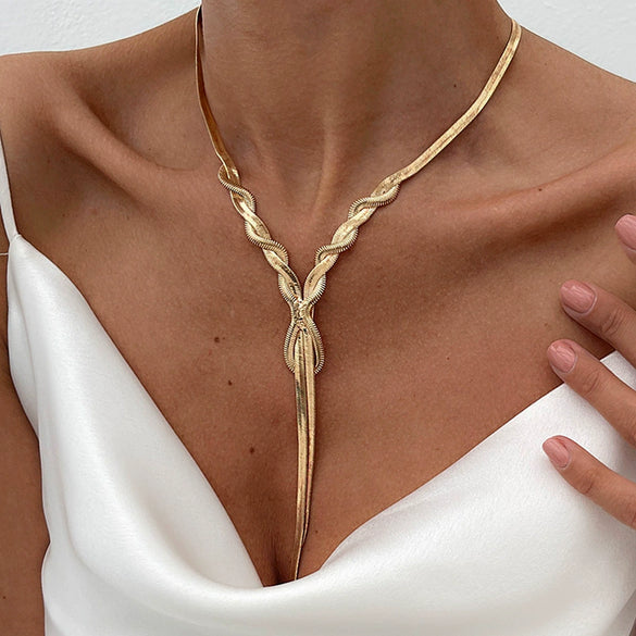 Women's Metal Geometric Woven Snake Bone Chain Clavicle Necklace With Electroplating