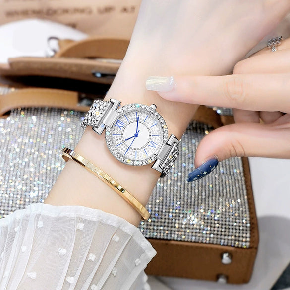 Women's Metal Quartz Bracelet Watch With Round Dial And Jewelry Buckle