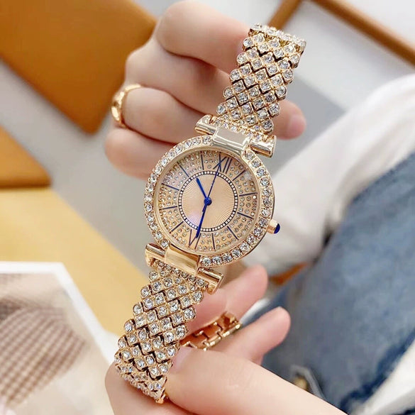 Women's Metal Quartz Bracelet Watch With Round Dial And Jewelry Buckle