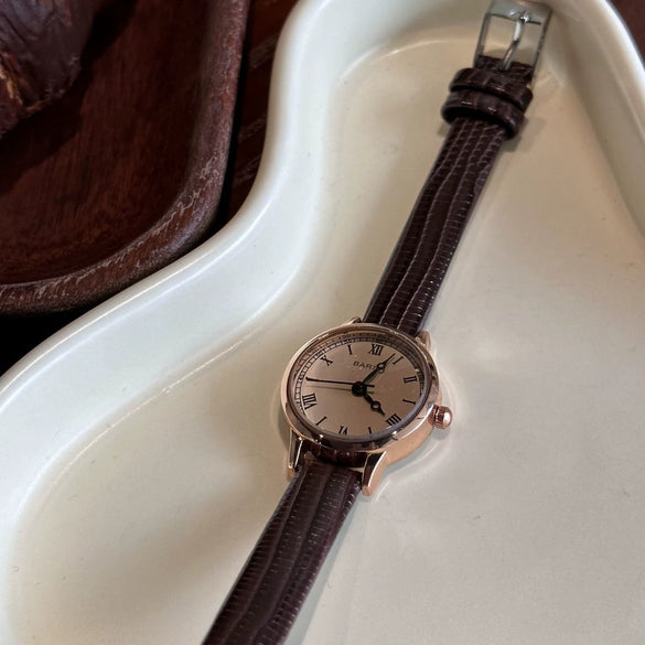 Women's Metal Watch Retro Roman Design Round