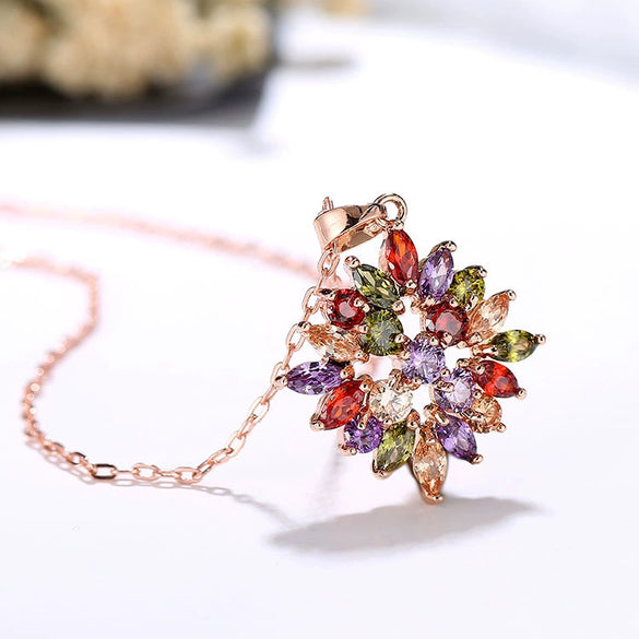 Women's Minimalist Copper Flower Pendant Necklace With Zircon Inlay And Water Wave Chain Fashion Jewelry