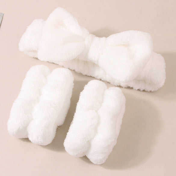 Women's Minimalist Fabric Headband And Wrist Band Set With Bow Tie Design