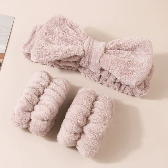 Women's Minimalist Fabric Headband And Wrist Band Set With Bow Tie Design
