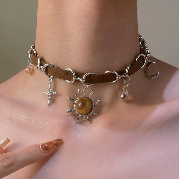 Women's Minimalist Geometric Alloy Choker Necklace With Electroplating And Brown Leather