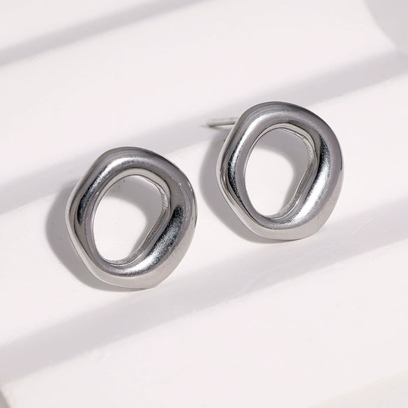 Women's Minimalist Geometric Circular Stainless Steel Hoop Earrings With Electroplated Finish