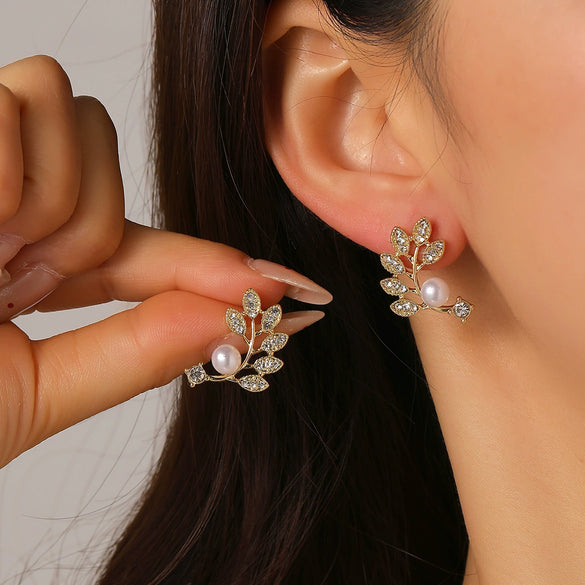 Women's Minimalist Geometric Feather And Pearl Earrings With Electroplated Finish And Stainless Steel Posts