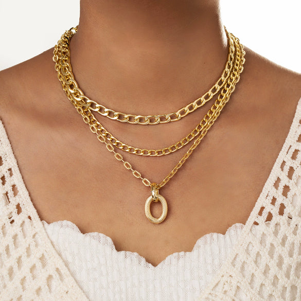 Women's Minimalist Geometric Oval Pendant Layered Aluminum Chain Necklace With Electroplated Finish