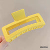 Women's Minimalist Geometric Ps Hair Clip With Paint Treatment And Multiclaw Design