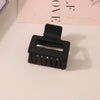 Women's Minimalist Geometric Ps Hair Clip With Paint Treatment And Multiclaw Design