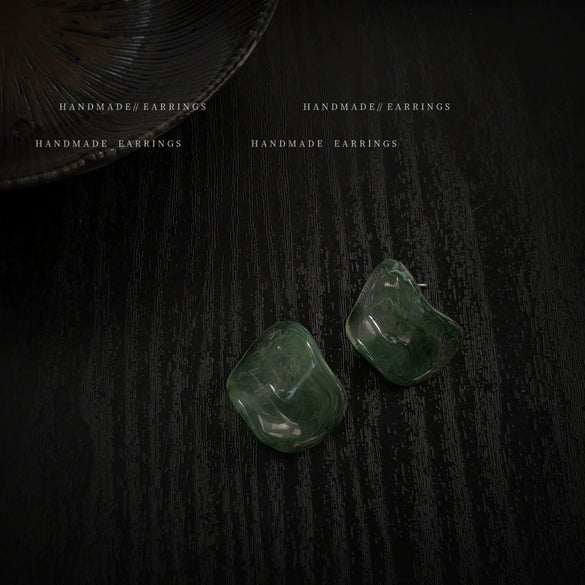 Women's Minimalist Geometric Resin Potato Chip Shaped Earrings With Silver Needle Smudged Color Retro Fashion Earrings