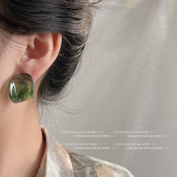 Women's Minimalist Geometric Resin Potato Chip Shaped Earrings With Silver Needle Smudged Color Retro Fashion Earrings