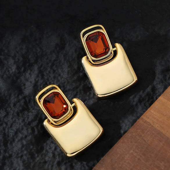 Women's Minimalist Geometric Square Metal Earrings With Goldplated Finish And Elegant Business Style