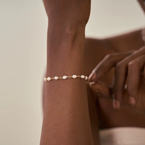 Women's Minimalist Handmade Pearl Bracelet With Geometric Copper Chain And Electroplated Finish Wedding Jewelry