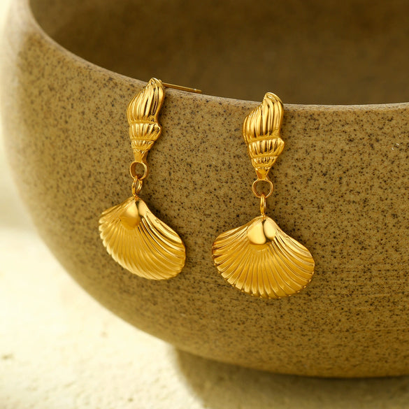 Women's Minimalist Natural Conch Scallop Titanium Steel Electroplated Earrings