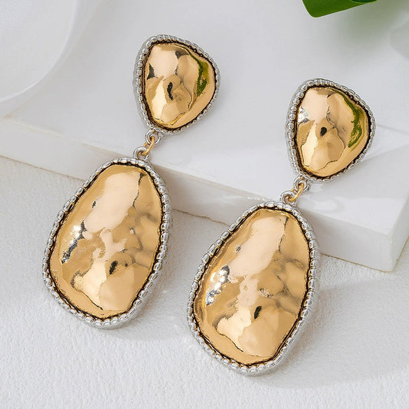 Women's Minimalist Oval Geometric Delicate Lace Electroplated Alloy Flower Pattern Stainless Steel Earrings