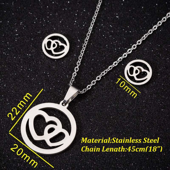 Women's Minimalist Stainless Steel Heart Pendant Necklace With Electroplated Ochain Design