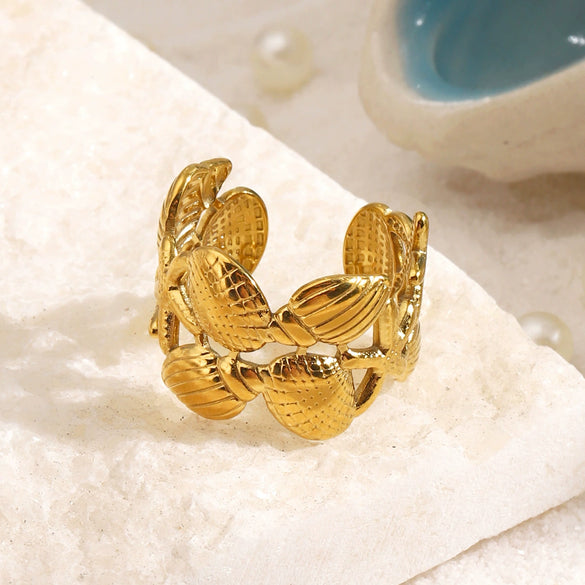 Women's Minimalist Stainless Steel Shell And Starfish Ring With Electroplated Finish Ocean Inspired Fashion Jewelry