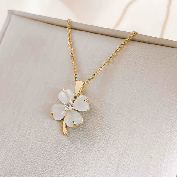 Women's Minimalist Titanium Steel Necklace With Cat's Eye And Fourleaf Clover Real Gold Plated And Enhanced Color Retention
