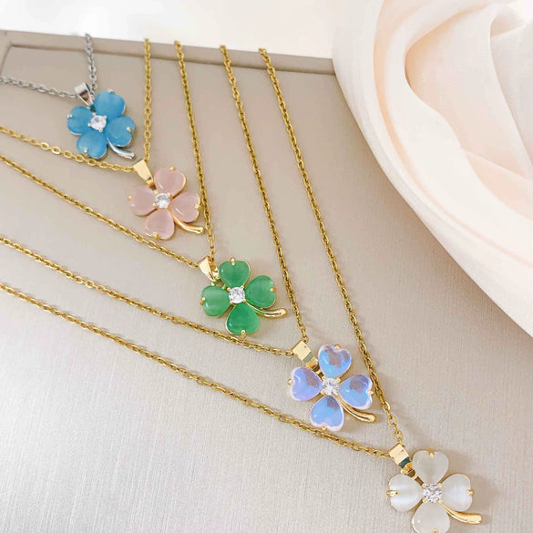 Women's Minimalist Titanium Steel Necklace With Cat's Eye And Fourleaf Clover Real Gold Plated And Enhanced Color Retention