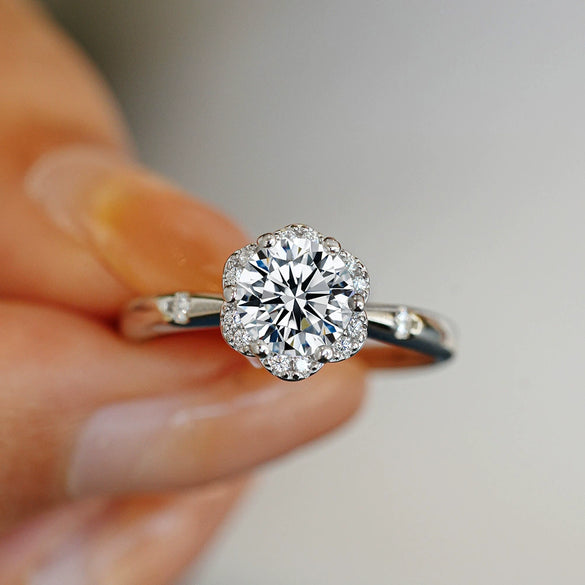 Women's Moissanite Ring S925 Sterling Silver Classic Six Claw Geometric Design