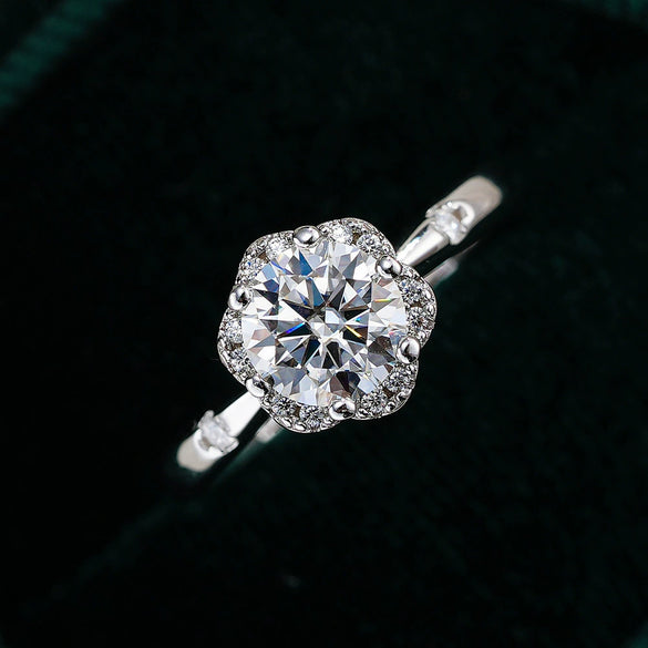 Women's Moissanite Ring S925 Sterling Silver Classic Six Claw Geometric Design