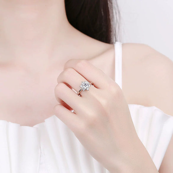 Women's Moissanite Ring S925 Sterling Silver Geometric Round Cut Snowflake Electroplated