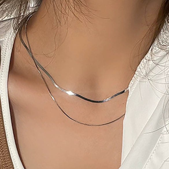 Women's Multi Layer Gold Tone Alloy Snake Bone Chain Necklace Retro Geometric Clavicle Necklace With Electroplated Letter Text Style