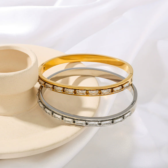 Women's Narrow Version Stainless Steel 18K Gold Plated Bracelet With Diamond Buckle And Electroplating Treatment