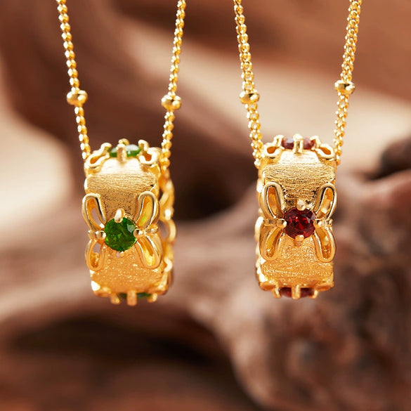 Women's Natural Diopside Garnet Colored Gemstone Pendant Necklace In Midcentury Style Set With Gems Geometric Pattern 925 Sterling Silver