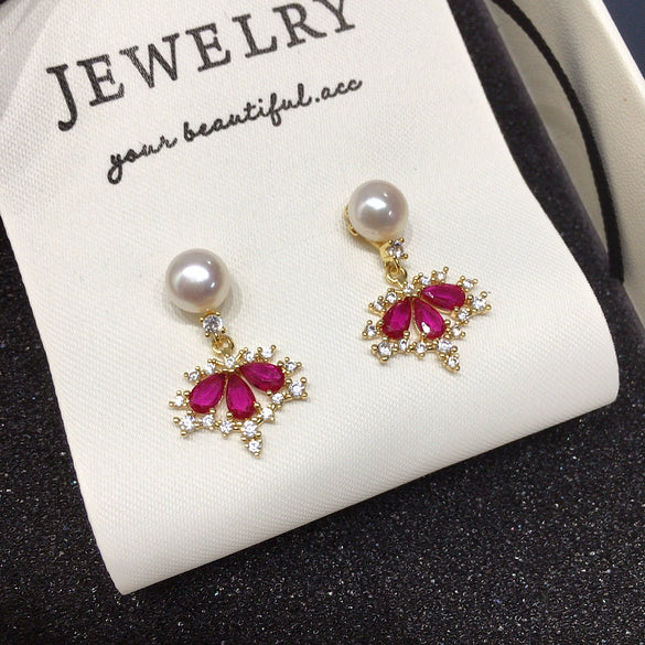 Women's Natural Freshwater Pearl And Alloy Inlaid Gemstone Elegant Retro Earrings With Oblate And Round Shapes