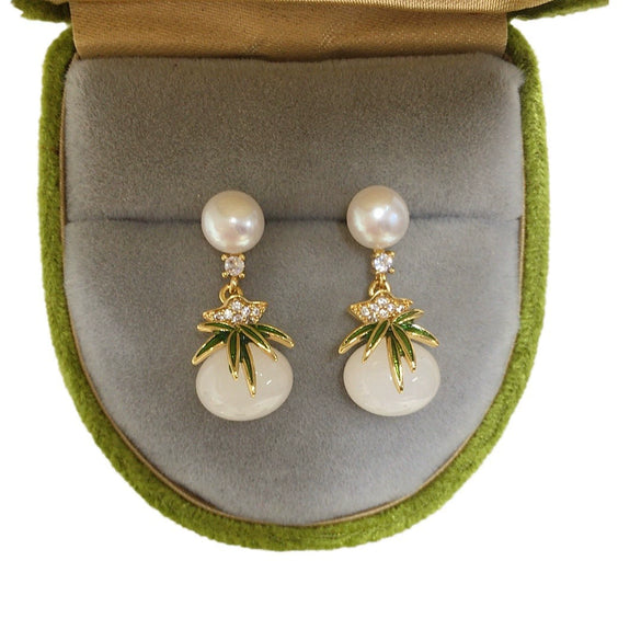 Women's Natural Freshwater Pearl And Chalcedony Earrings In S925 Sterling Silver Flat Round And Bun Round Shape