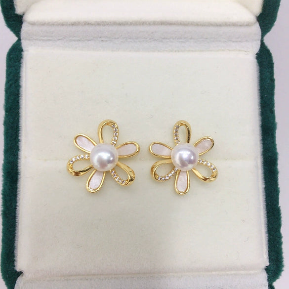 Women's Natural Freshwater Pearl And S925 Sterling Silver Cut Out Resin Daisy Earrings