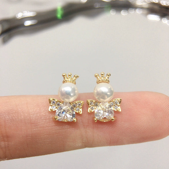 Women's Natural Freshwater Pearl And Zircon Earrings With Oblate Shape