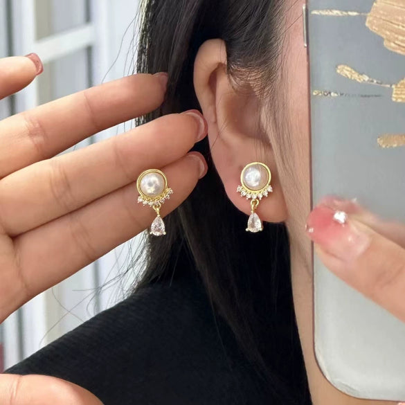 Women's Natural Freshwater Pearl Earrings Alloy Inlaid With Gemstones Fashion Ol Style Flat Round Shape