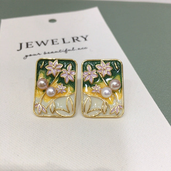 Women's Natural Freshwater Pearl Earrings In S925 Sterling Silver With 18K Gold Oblate Shape