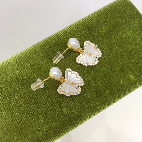 Women's Natural Freshwater Pearl Earrings In S925 Sterling Silver With Seashells Micro Zircon Butterfly Design And Oblate Shape
