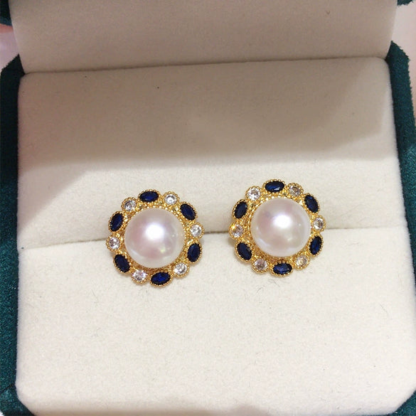 Women's Natural Freshwater Pearl Earrings Microinlaid Zircon Retro Elegant Flat Round Shape
