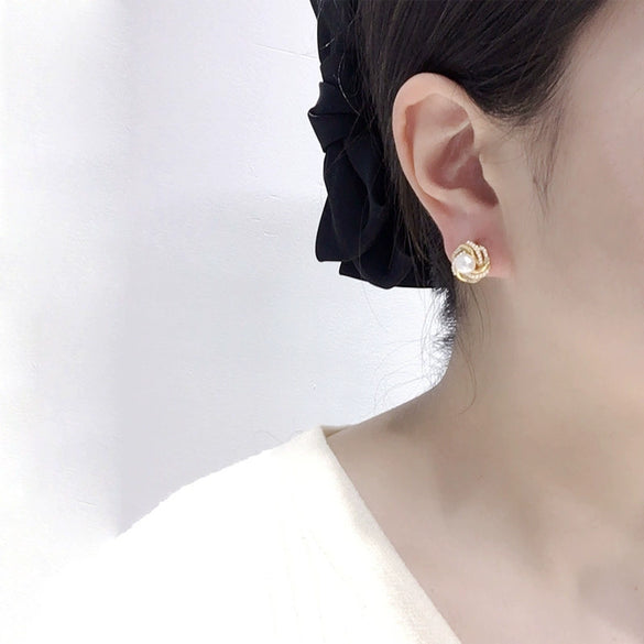 Women's Natural Freshwater Pearl Earrings Oblate Shape Wrapping Bird's Nest 18K Gold Colorpreserving