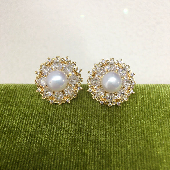 Women's Natural Freshwater Pearl Earrings With Microinlaid Zircon And 18K Gold Color Preservation Oblate And Round Shape