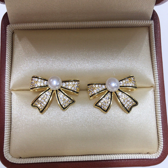 Women's Natural Freshwater Pearl Earrings With Microinlaid Zircon And Oil Bow Oblate Shape