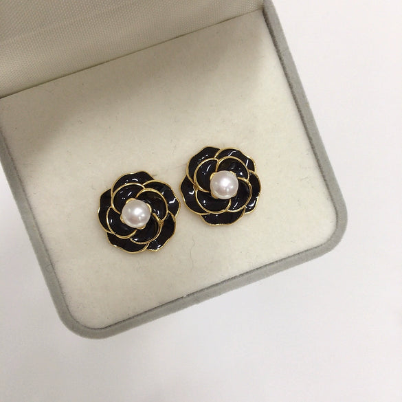Women's Natural Freshwater Pearl Earrings With S925 Sterling Silver And 18K Gold Flat Round And Bun Round Shapes