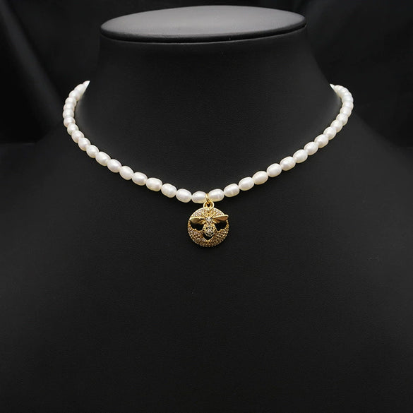 Women's Natural Freshwater Pearl Necklace With Geometric Pearl Chain Retro Clavicle Necklace Electroplated Non Fading Jewelry