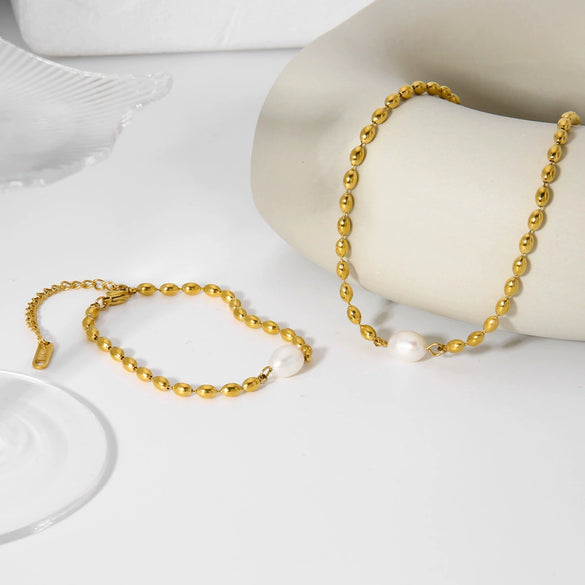 Women's Natural Freshwater Pearl Oval Gold Bean Titanium Steel Bracelet With Pvdp Furnace Real Gold Treatment And Geometric Design