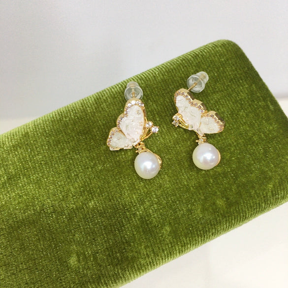 Women's Natural Freshwater Pearl S925 Sterling Silver Earrings With Butterfly Design And Oblate Shape